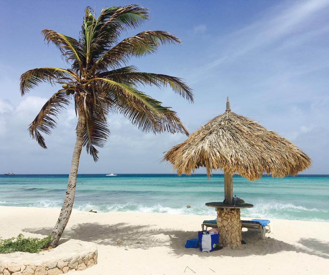 Bubali Gardens Lägenhet Palm Beach Exteriör bild
