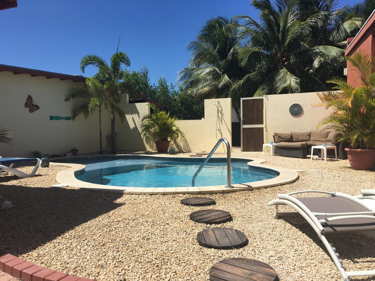 Bubali Gardens Lägenhet Palm Beach Exteriör bild