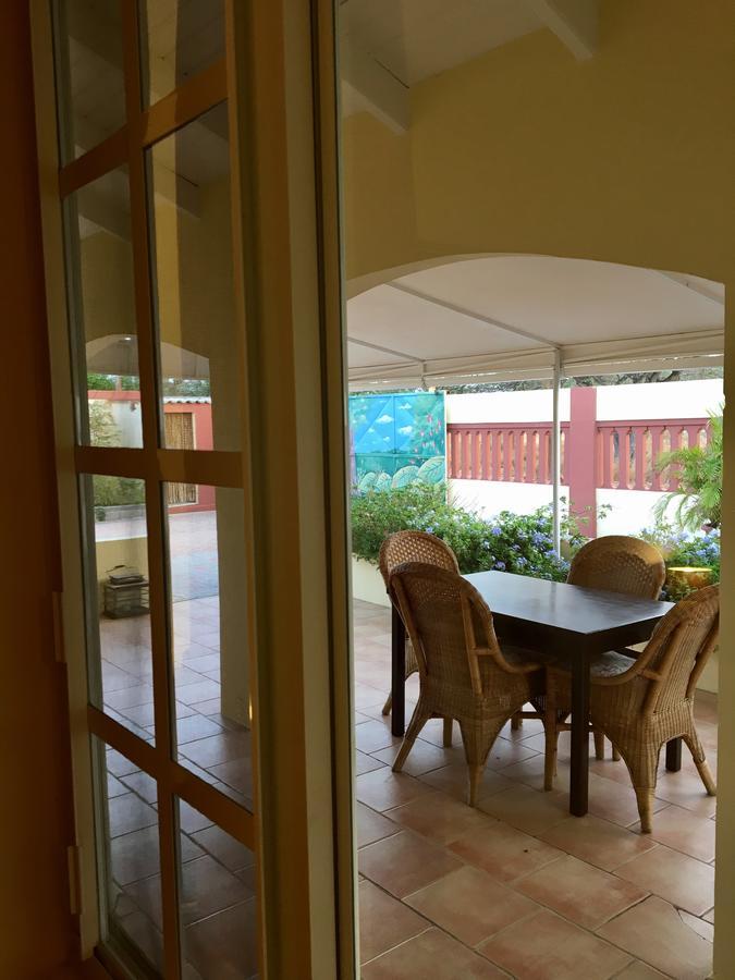 Bubali Gardens Lägenhet Palm Beach Exteriör bild