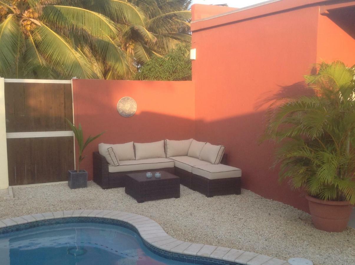 Bubali Gardens Lägenhet Palm Beach Exteriör bild